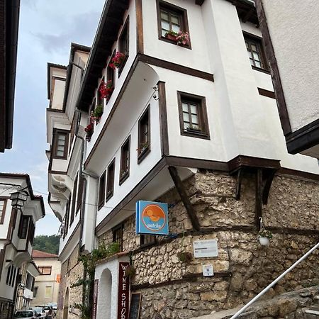 Patche Residence - A Wine Cellar Hideaway In The Historic Home Of Revolutionary Metodi Patche Охрид Экстерьер фото