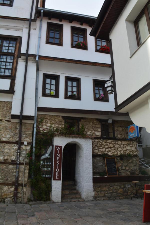 Patche Residence - A Wine Cellar Hideaway In The Historic Home Of Revolutionary Metodi Patche Охрид Экстерьер фото