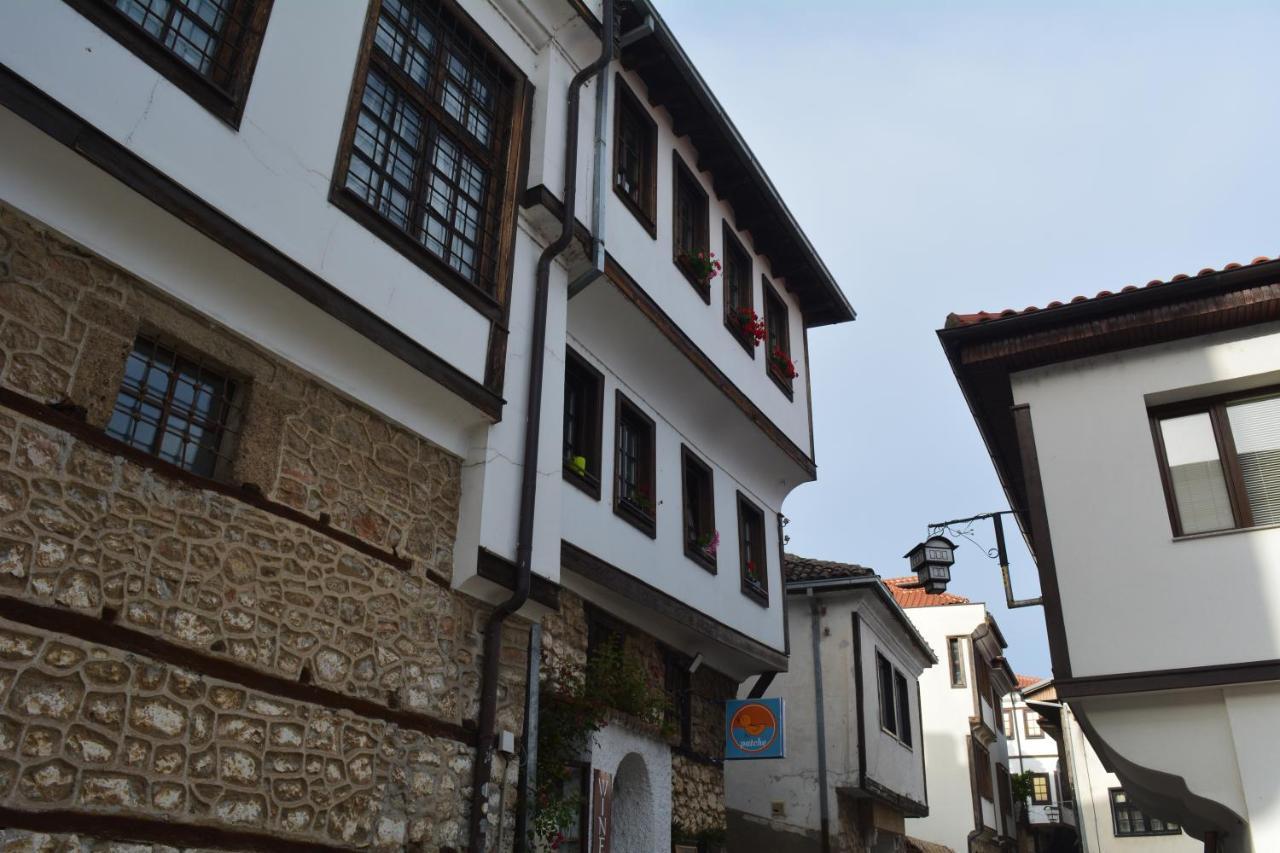 Patche Residence - A Wine Cellar Hideaway In The Historic Home Of Revolutionary Metodi Patche Охрид Экстерьер фото