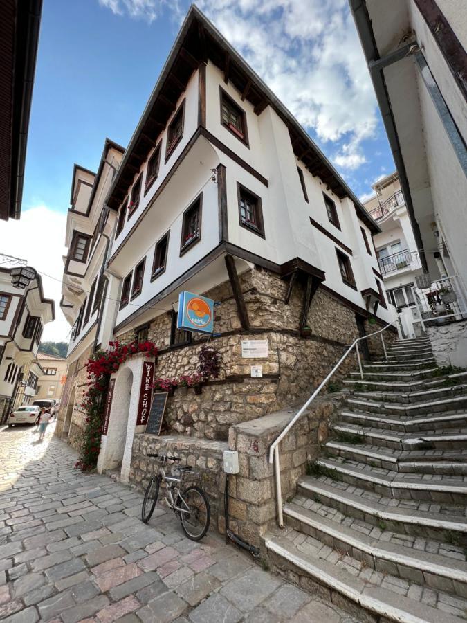 Patche Residence - A Wine Cellar Hideaway In The Historic Home Of Revolutionary Metodi Patche Охрид Экстерьер фото